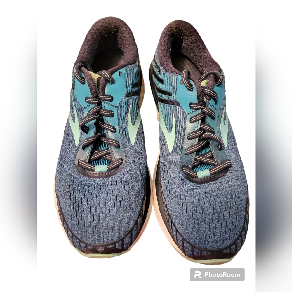 Brooks Womens tennis Shoes Size 8.5